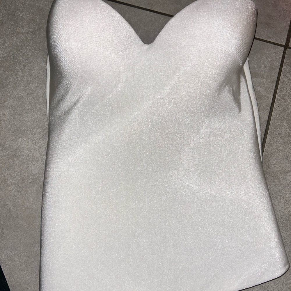 Elegant White Strapless Top
